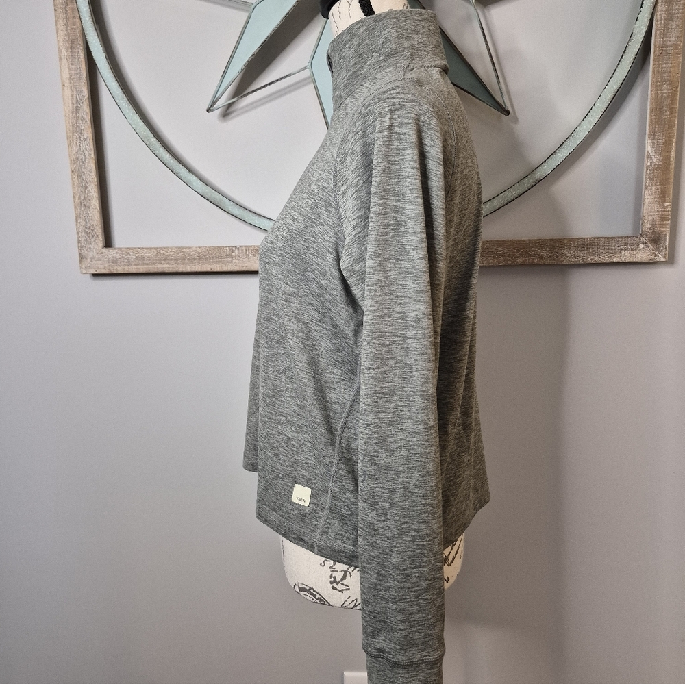 Vuori Crescent 1/4 Zip Cropped Pullover Gray - S - Picture 7 of 12